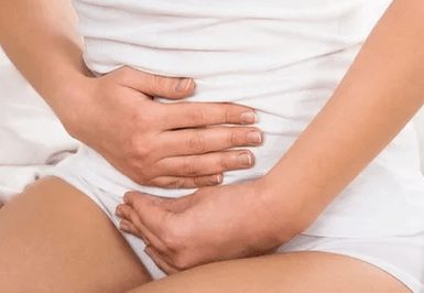 Comment la cystite se manifeste chez les femmes