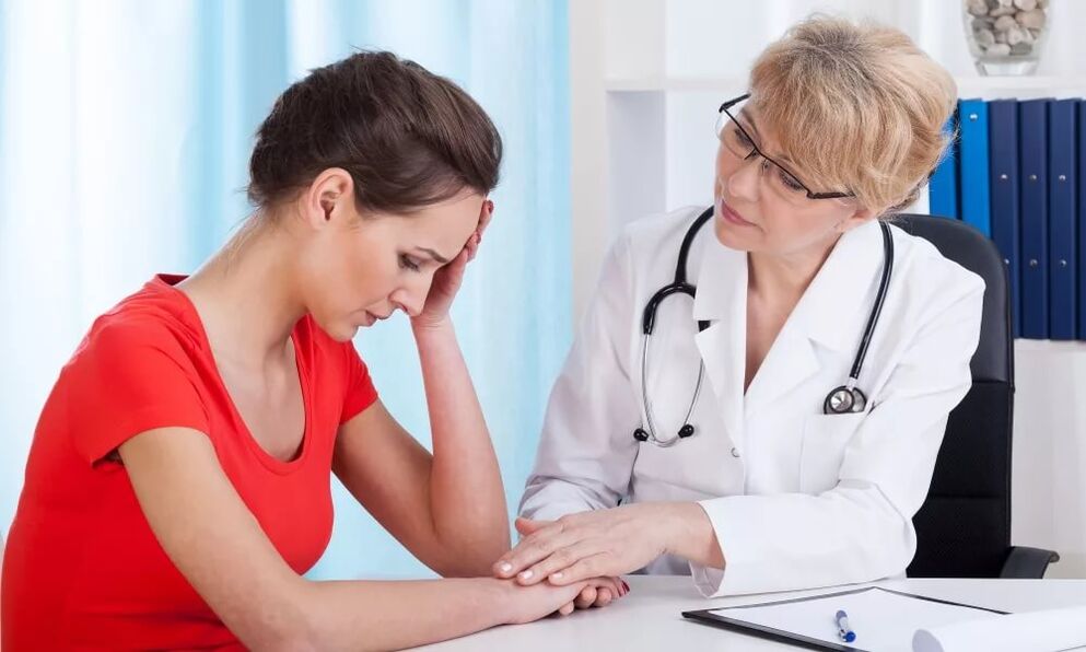 Un examen opportun par un médecin aidera à éviter le développement de la cystite chez les femmes